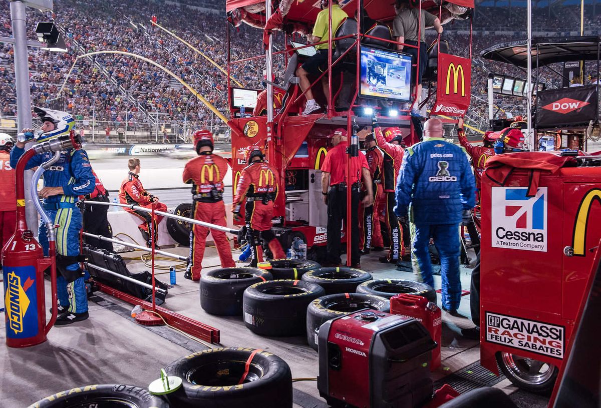 13_0_218_1nascar_mcdonald_crew_team_15.jpg