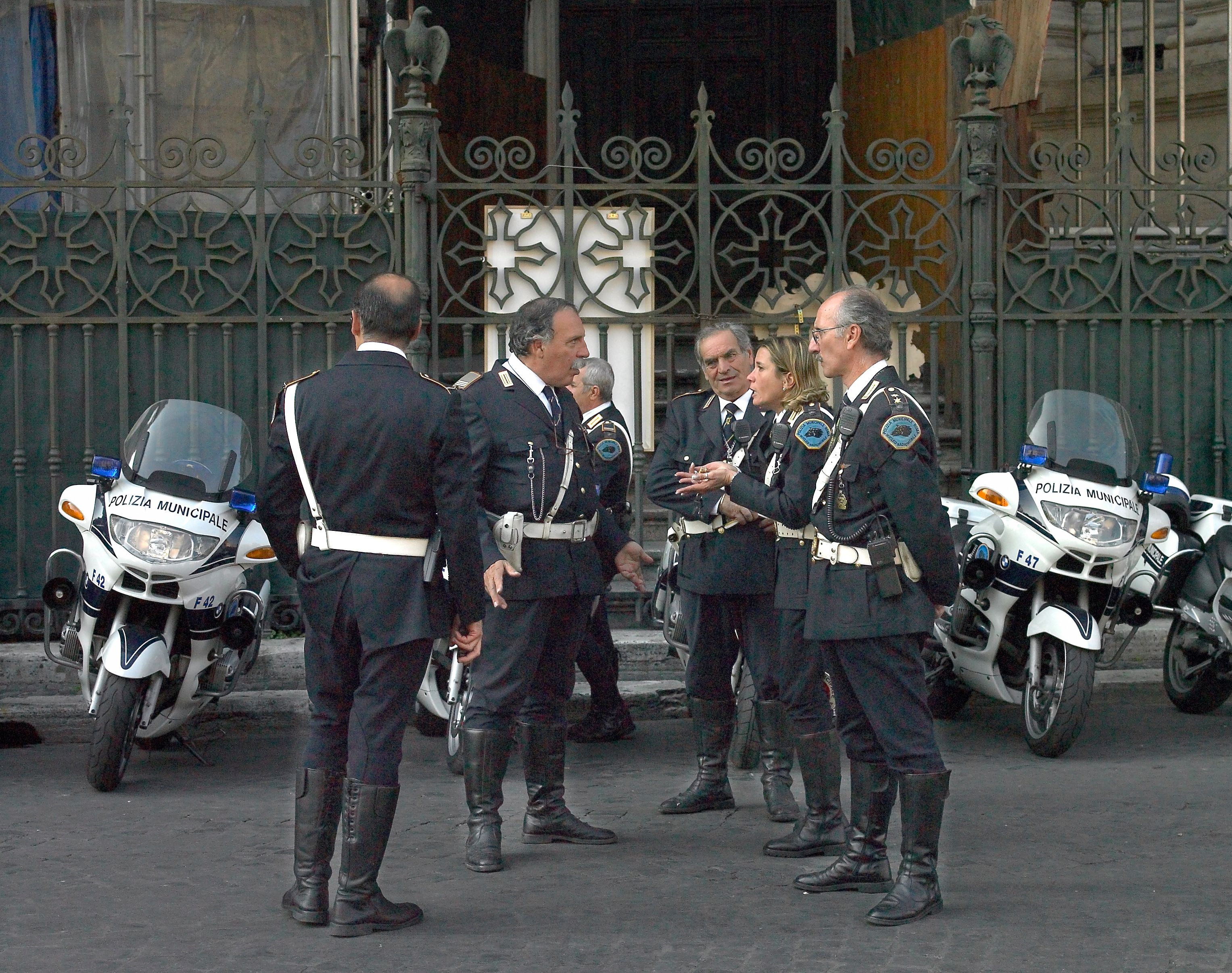 10-27-05Rome-21 crop.jpg