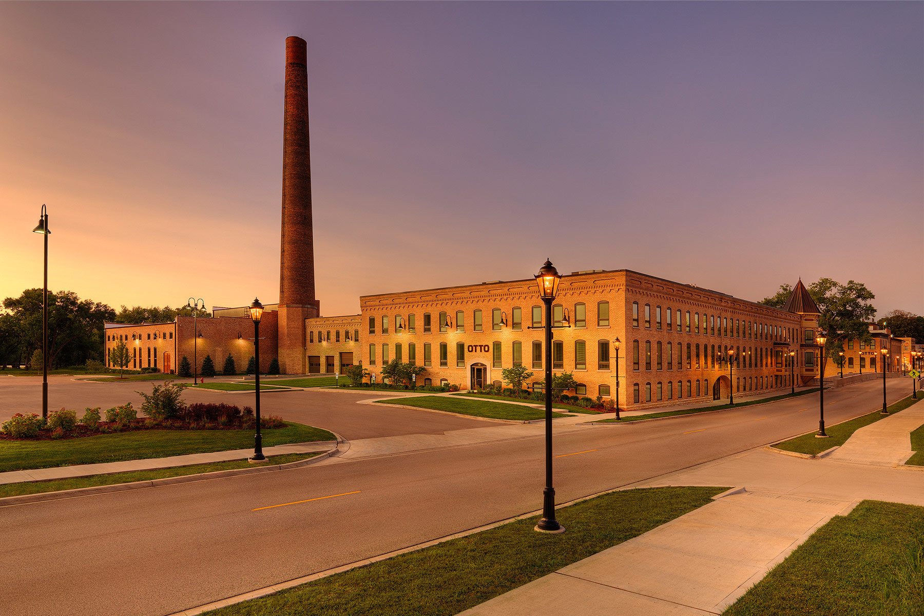 1OE_2008_0722_10W_Night_8x10