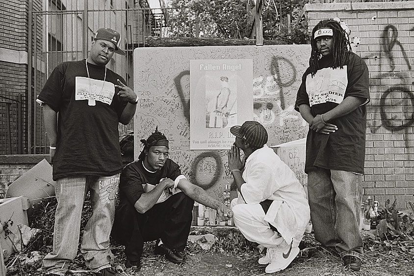 Artist: Helen StummerTitle: Oz Wall Memorial, Park Avenue, East Orange