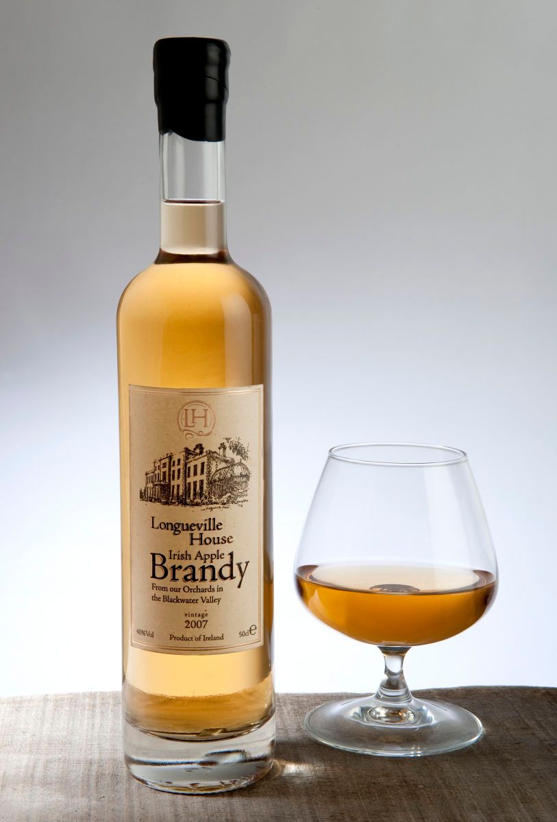 1longueville_house_apple_brandy.jpg