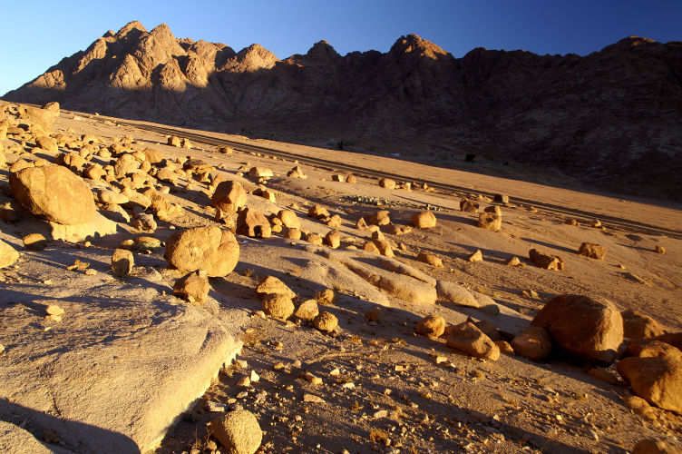 1st__K_rocks_falling_2