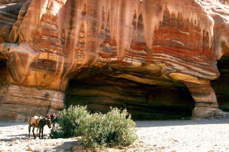 1petra_rainbow_rocky