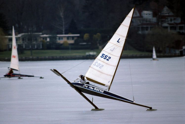 ICE BOAT SAILING