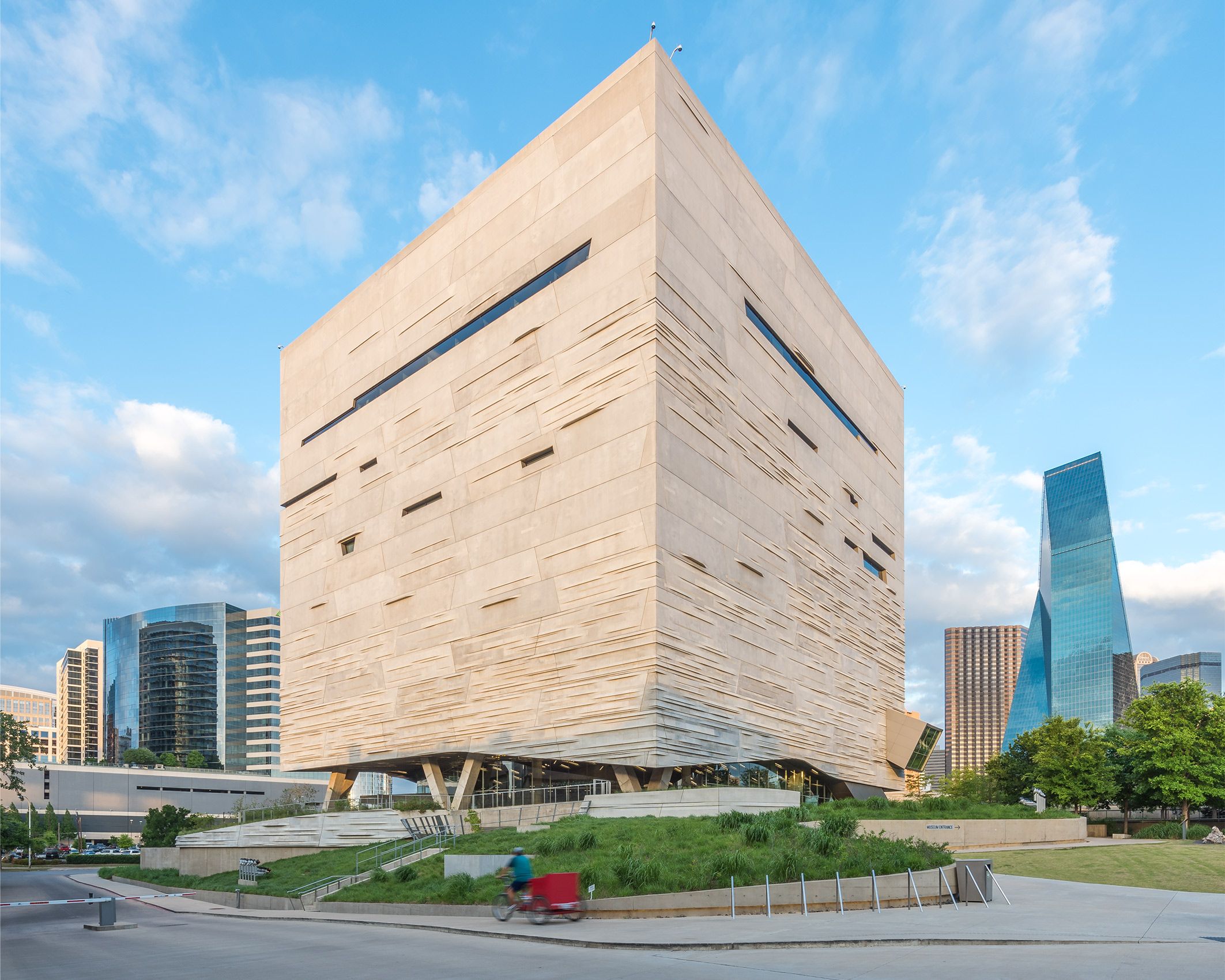 PEROT MUSEUM OF NATURE AND SCIENCE