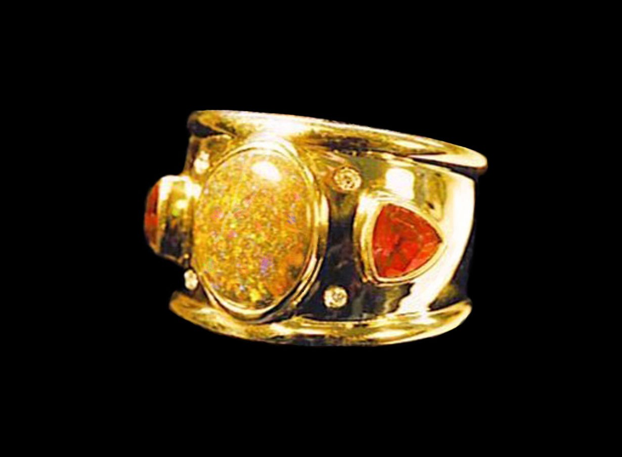 Ring Australian Boulder Opal set with Rubilite in 18 kt. wht. and yel. Gold