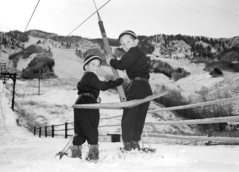 The Durrance Collection Dickie & Davie, T-Bar