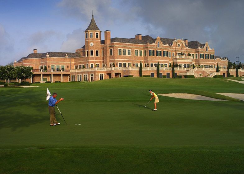 8.Miramont.9.couple.putt.a