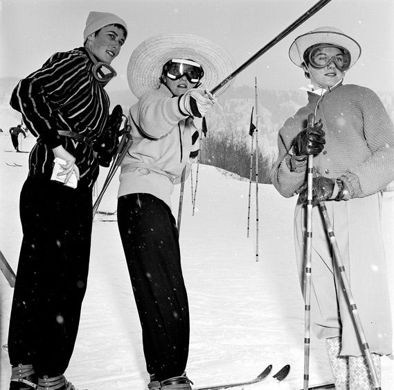 The Durrance Collection 3 Babes and a Pole