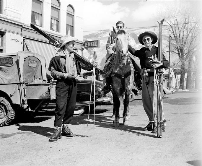 The Durrance Collection 3 Folks & a Horse