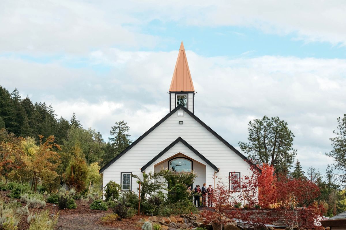 West Hills Vineyards wedding 