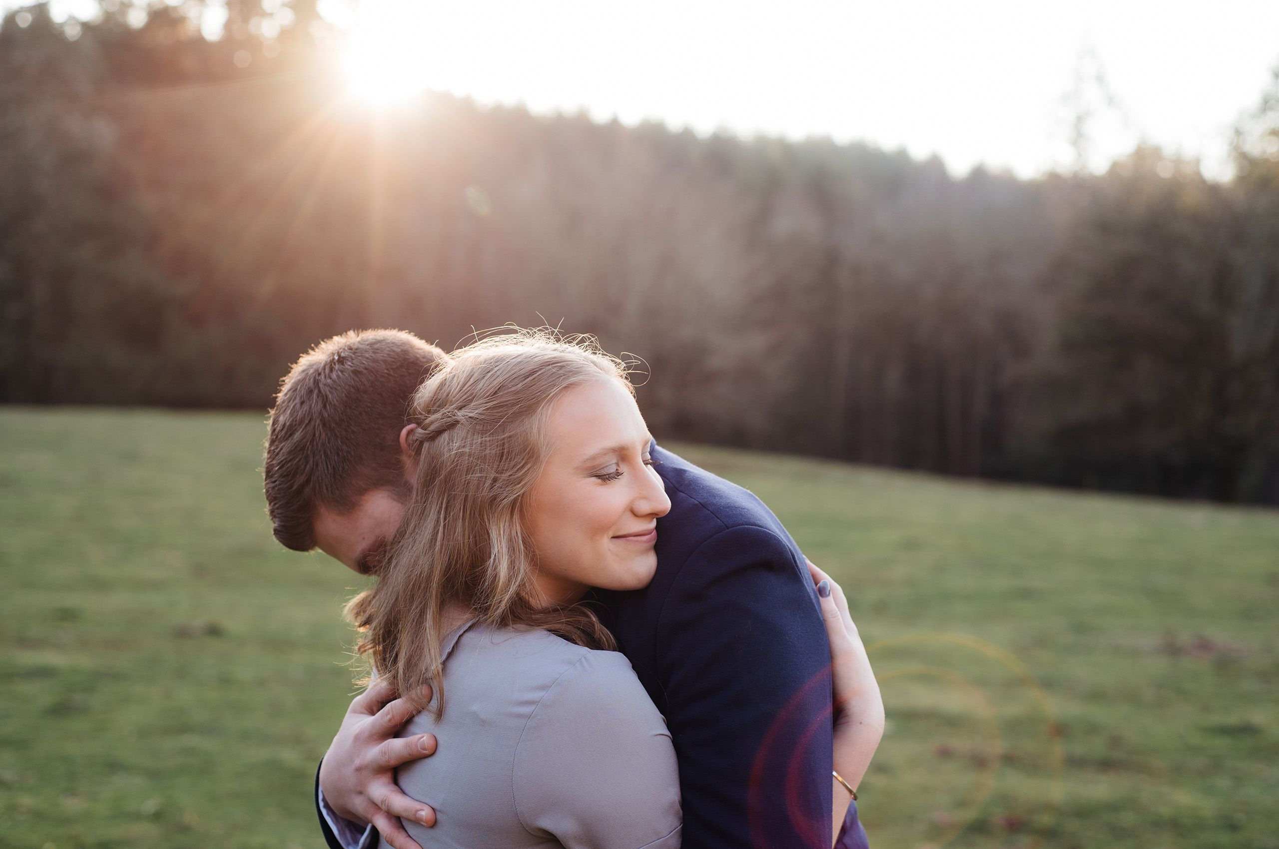 Winter engagement photos in Oregon