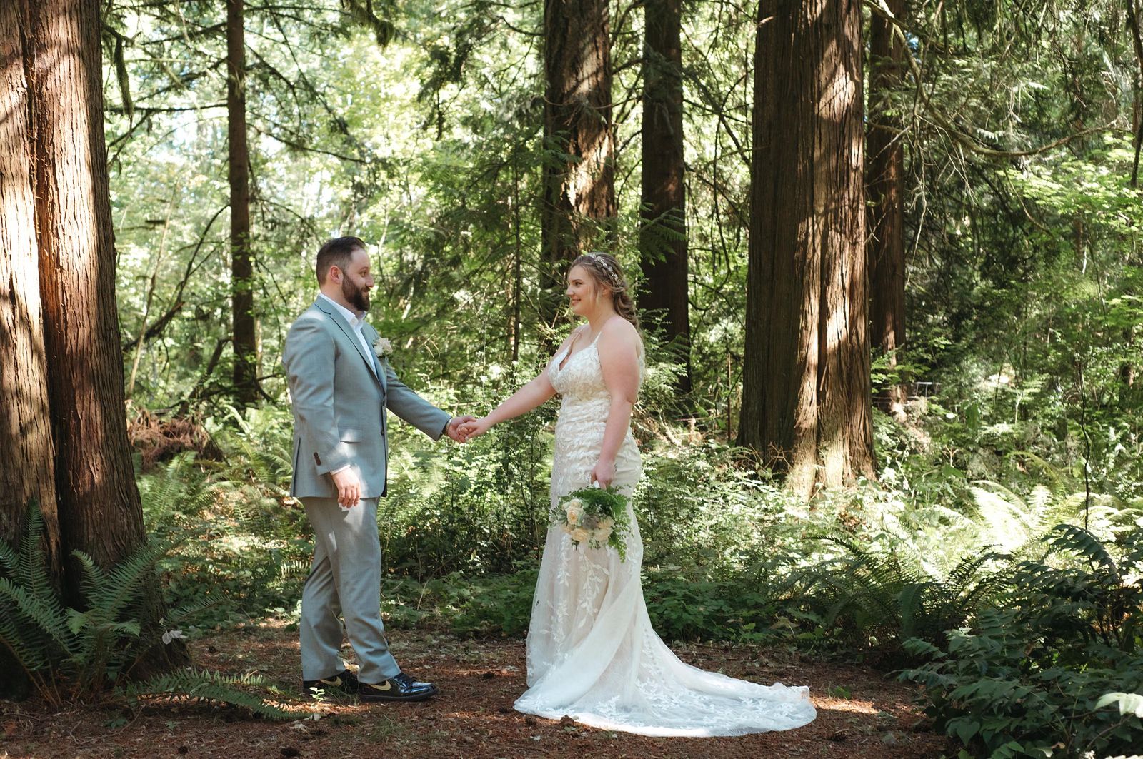 Forest wedding in Washington