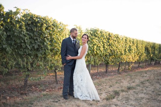 Oregon vineyard wedding