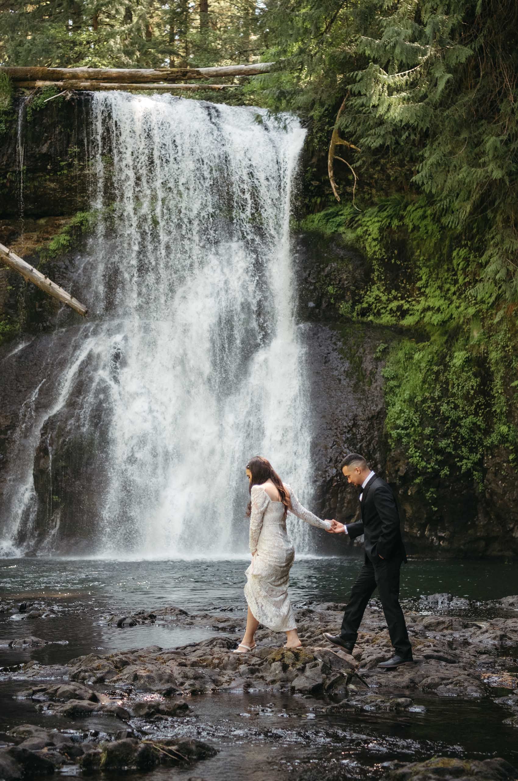 Silver Falls elopement couple photos