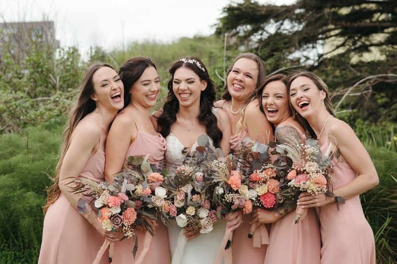 Bridal party photos at the Oregon Coast Yachats Oregon wedding