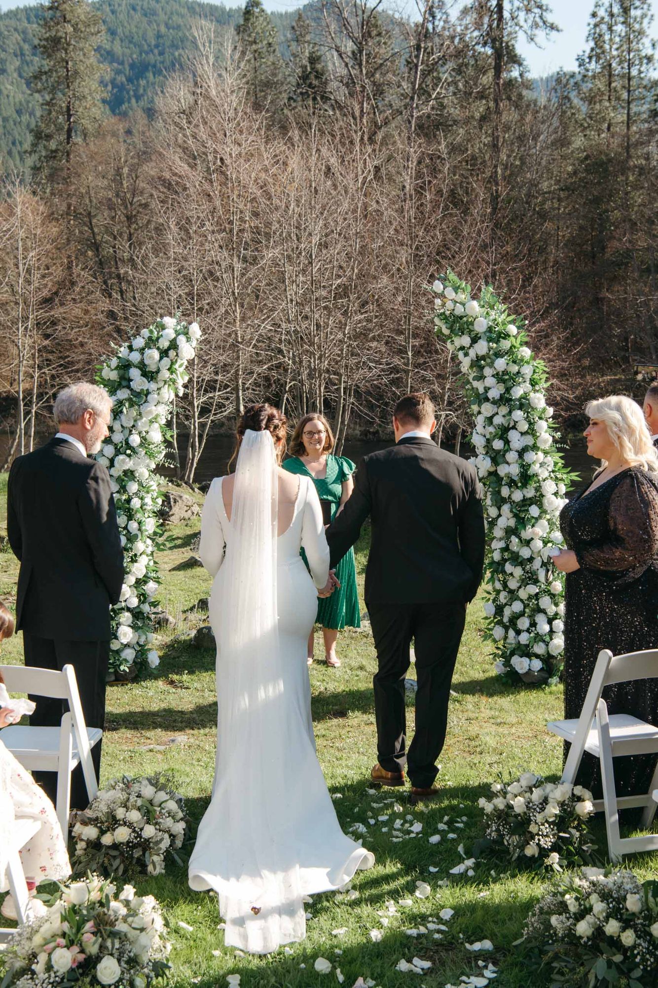 Stunning Southern Oregon Wedding Ceremony
