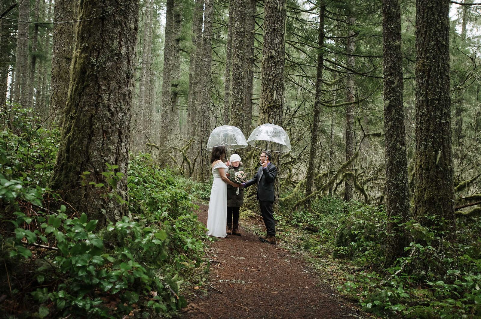 Silver-Falls-Elopement.jpg