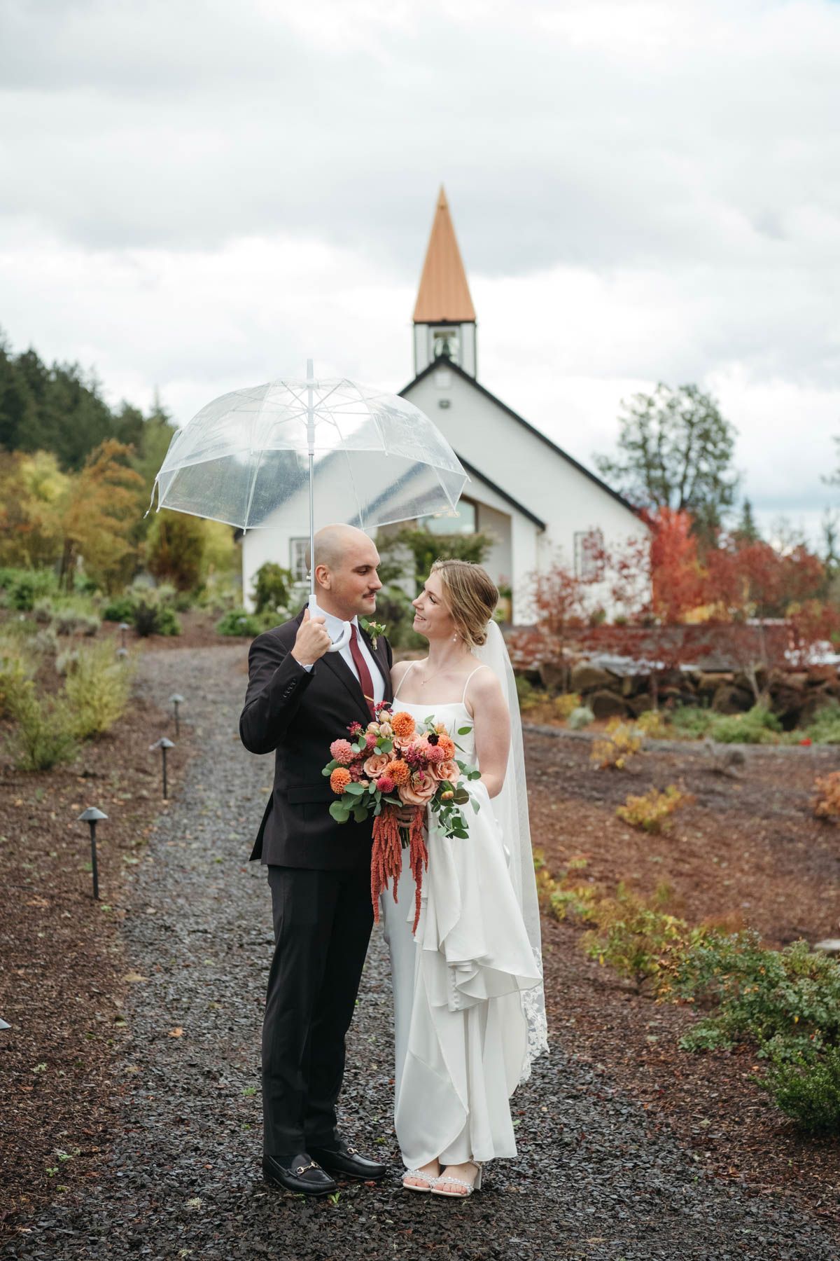 Fall wedding at West Hills Vineyards