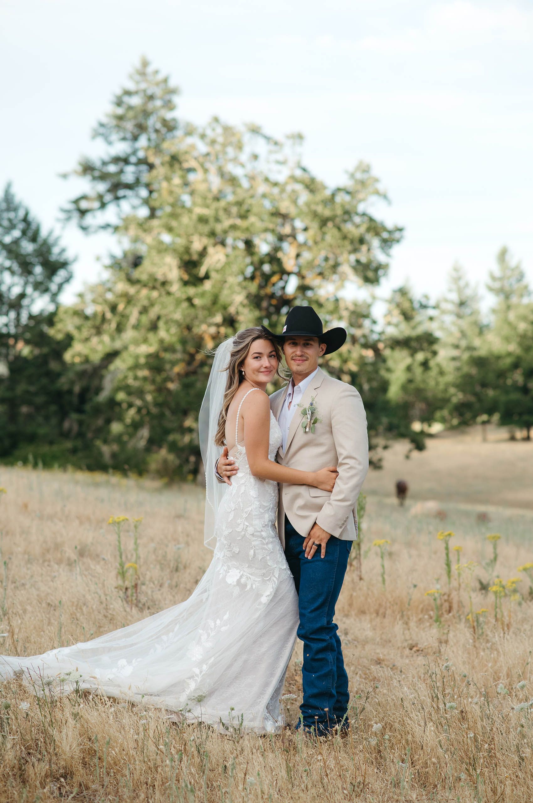 Western wedding at Oregon horse ranch