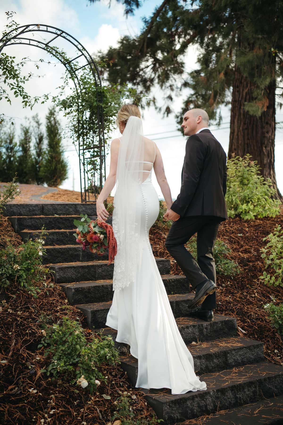 Fall wedding at West Hills Vineyards