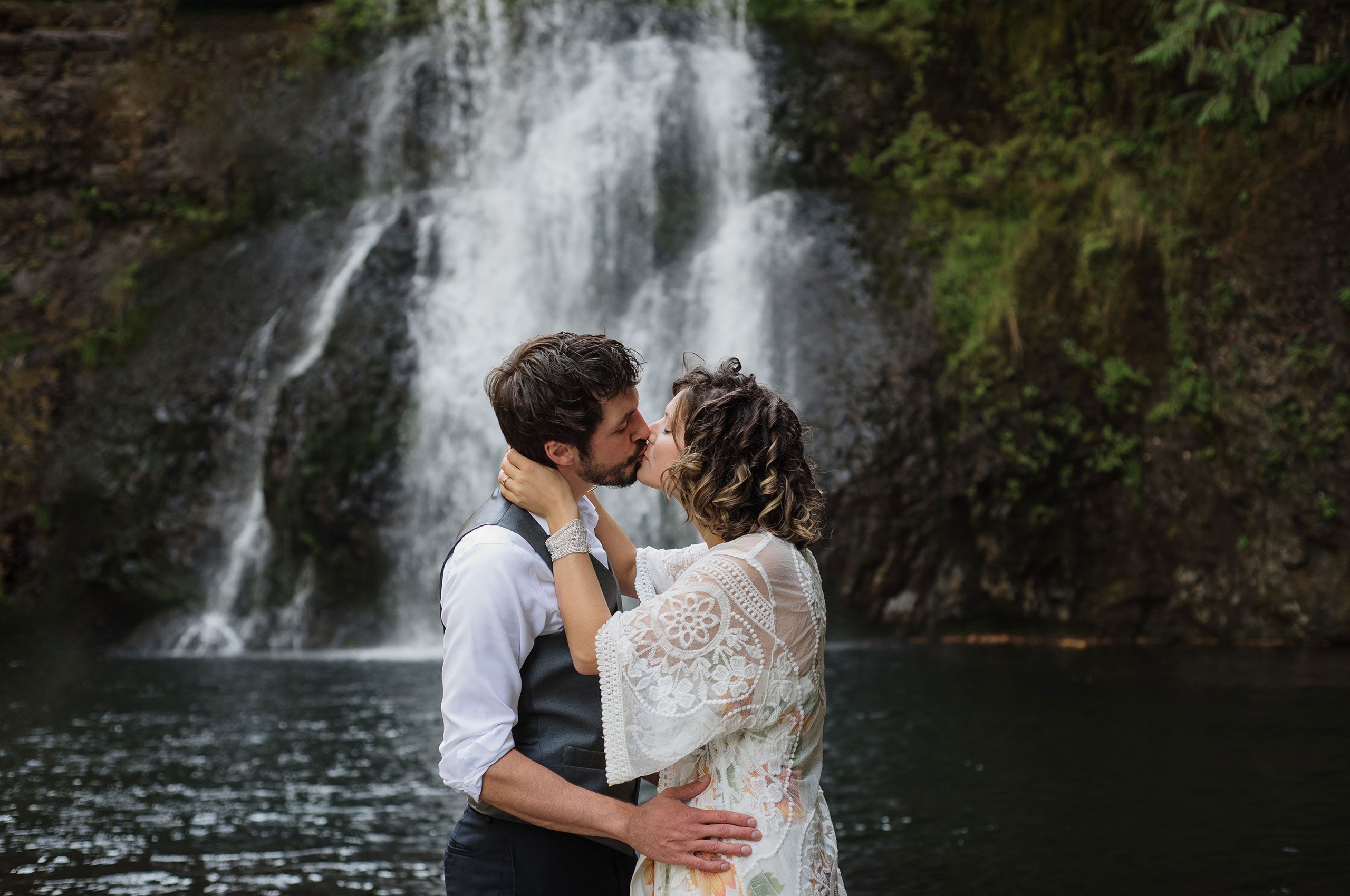 Silver-Falls-Elopement