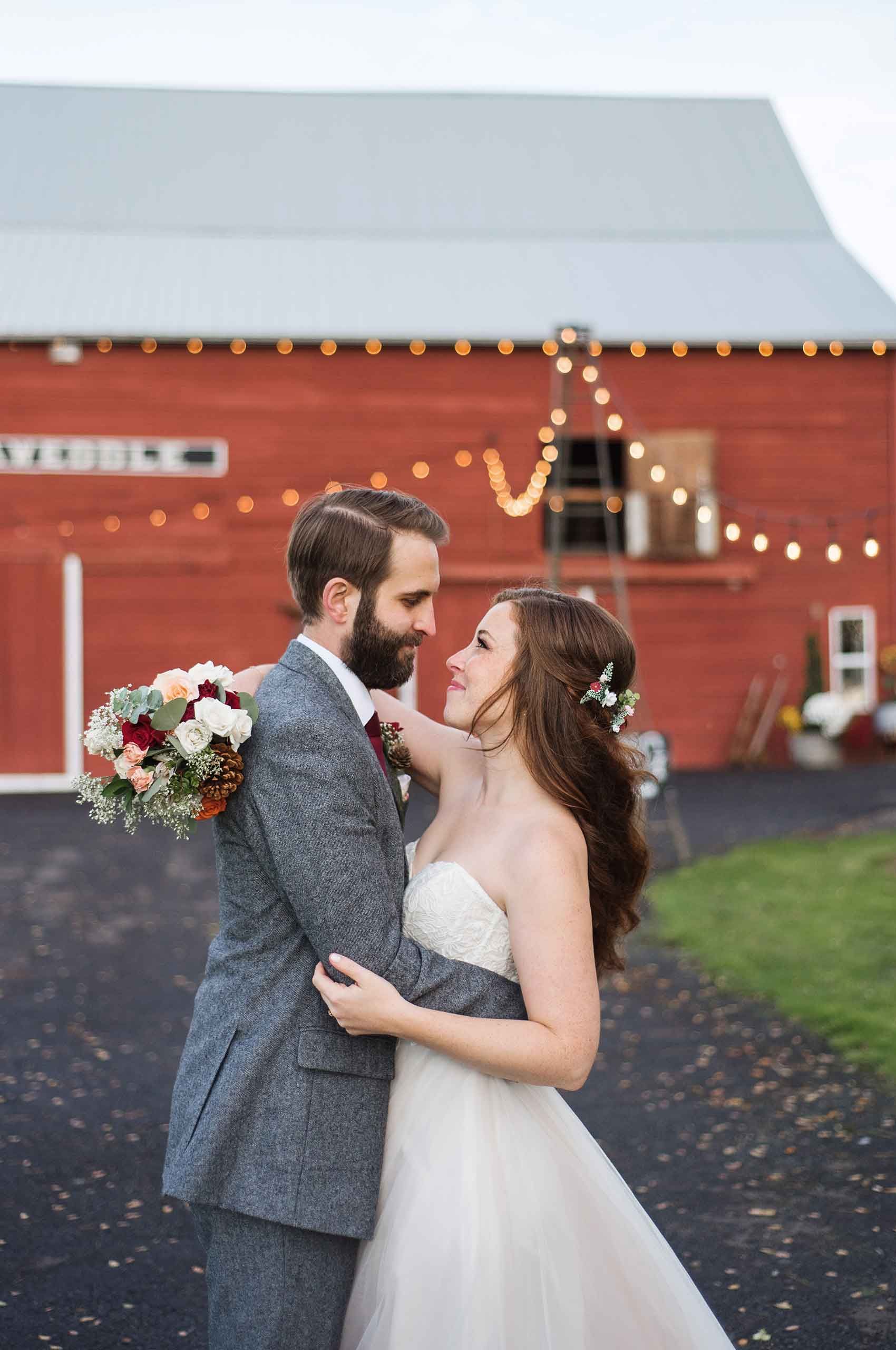 Oregon farm wedding