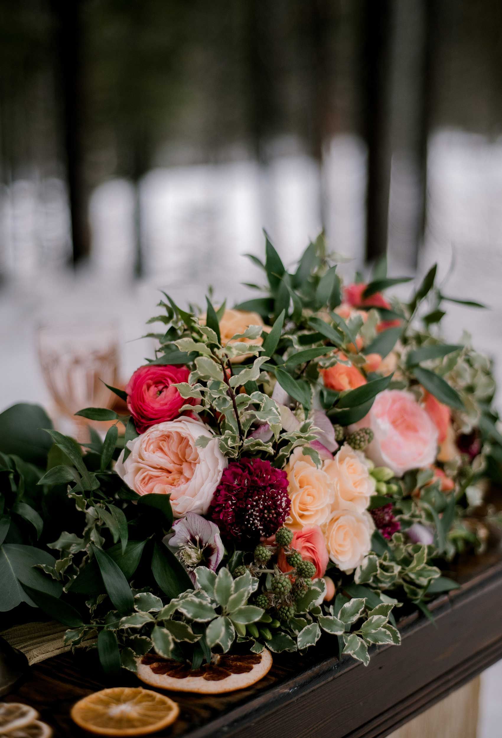 Winter-elopement-florals