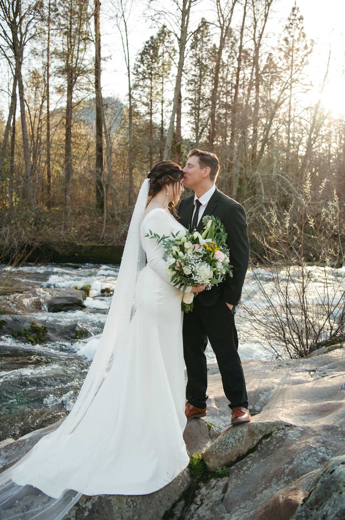 Intimate Southern Oregon Wedding