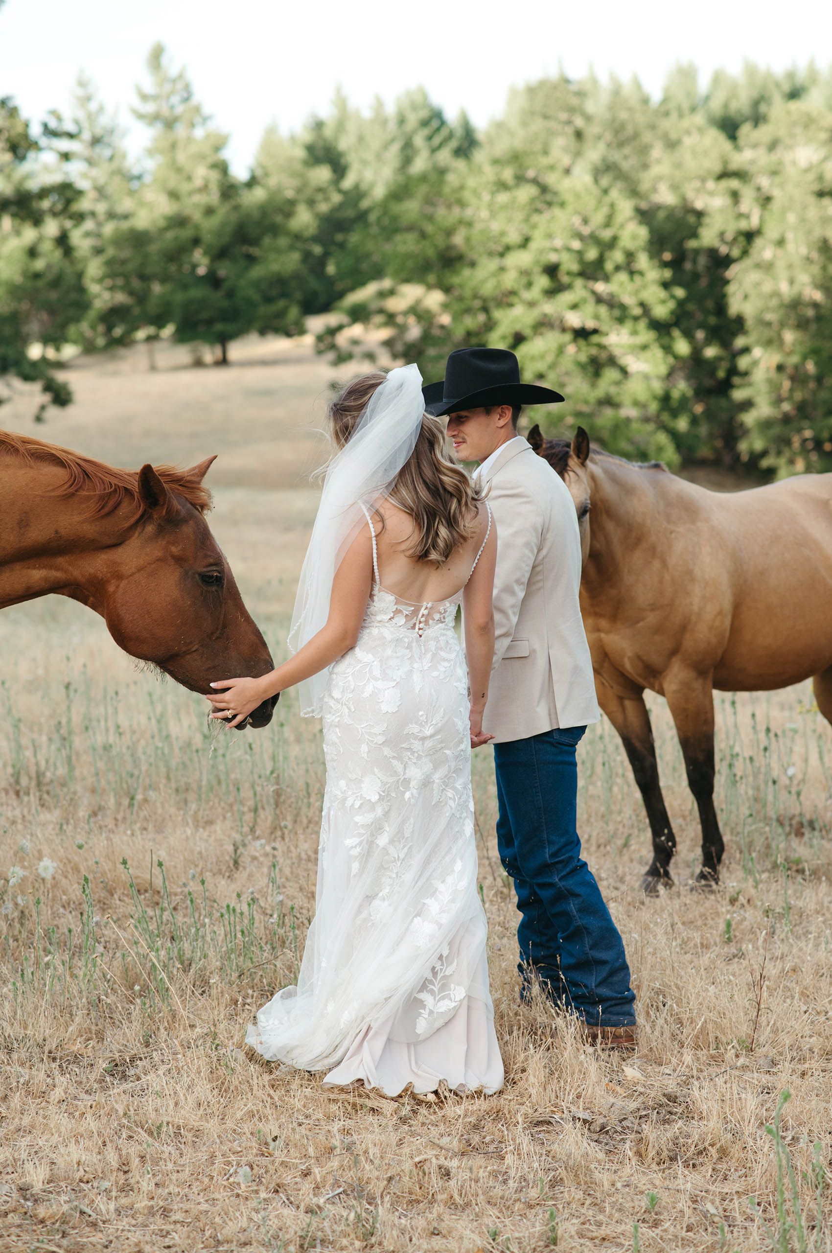 Oregon horse ranch wedding