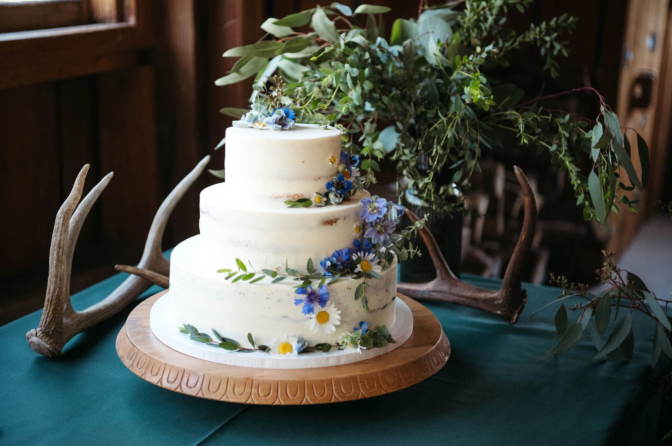 rustic wedding cake and decor