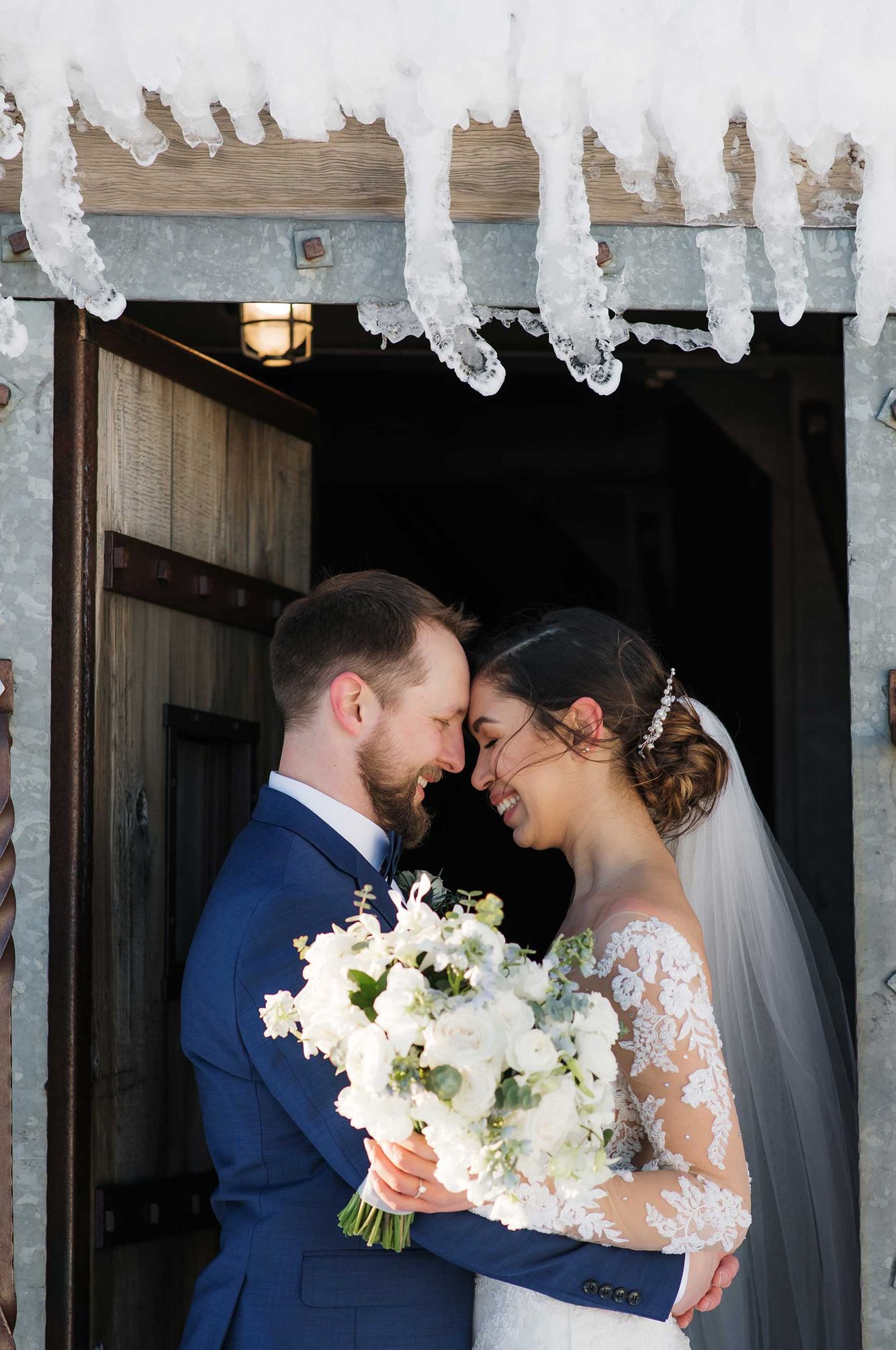 Silcox Hut wedding portraits. Silcox-hut-wedding