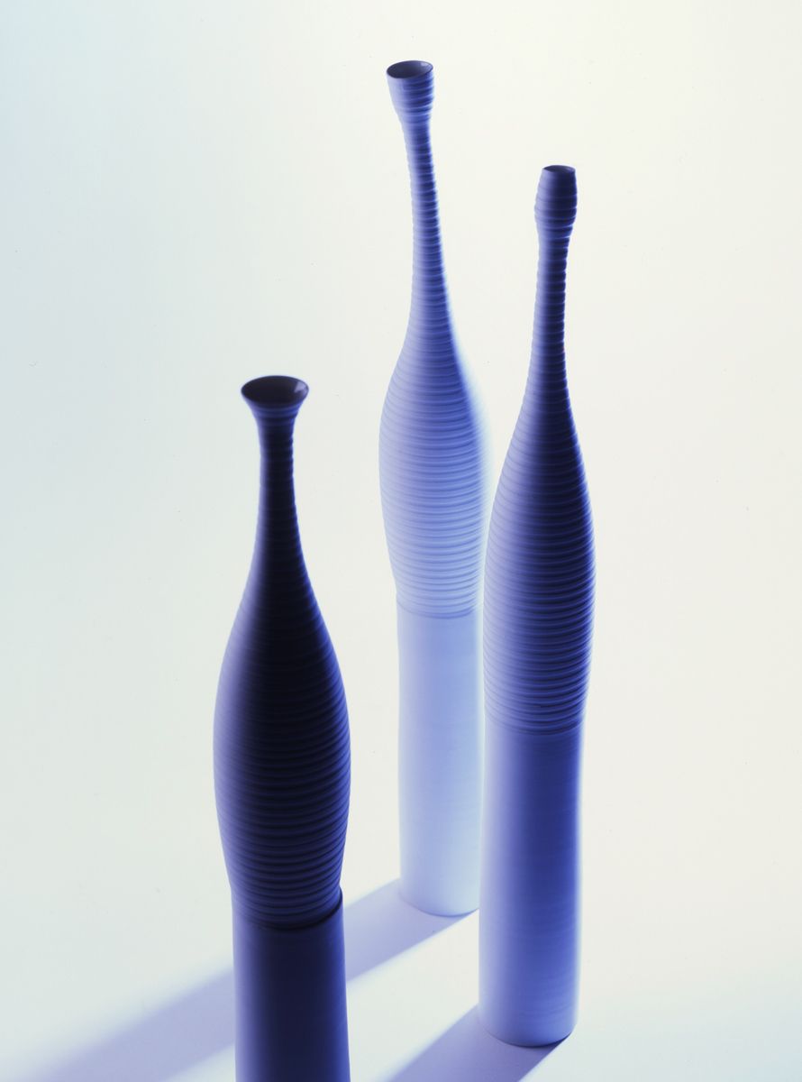 1blue_vases.jpg