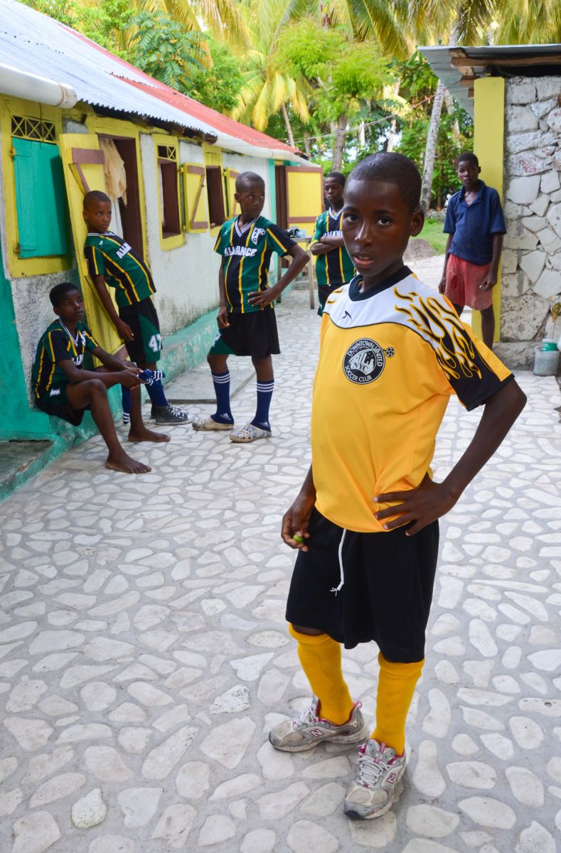 1ile_a_vache_soccer_haiti_26