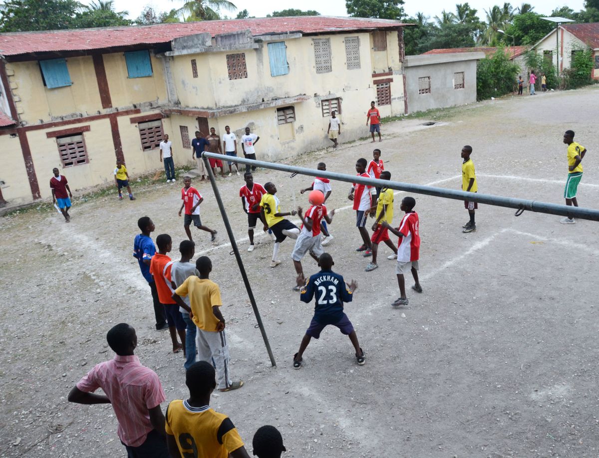 1ile_a_vache_soccer_haiti_13