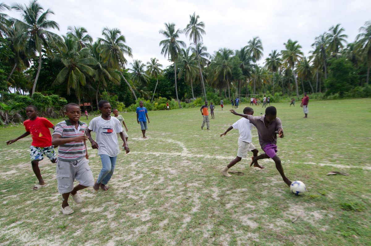 1ile_a_vache_soccer_haiti_1