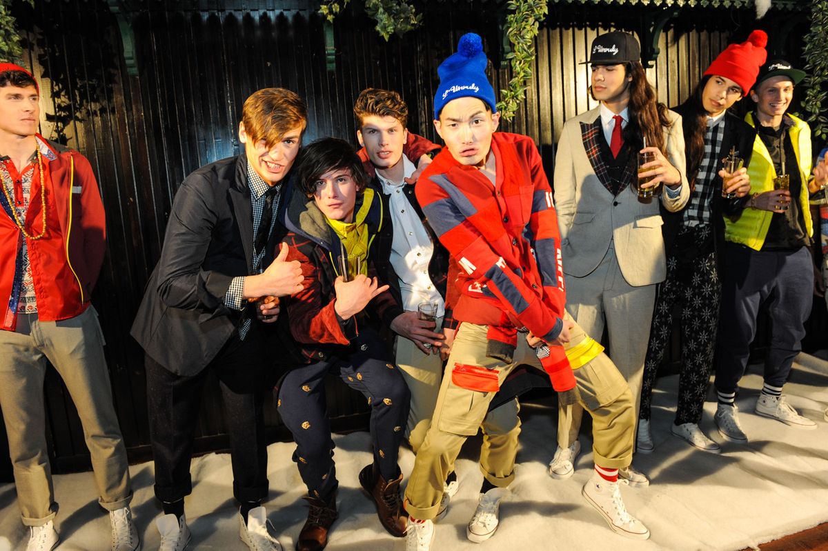 1r161581108_sr_8296_504e53483216fce56e16330fb301b137