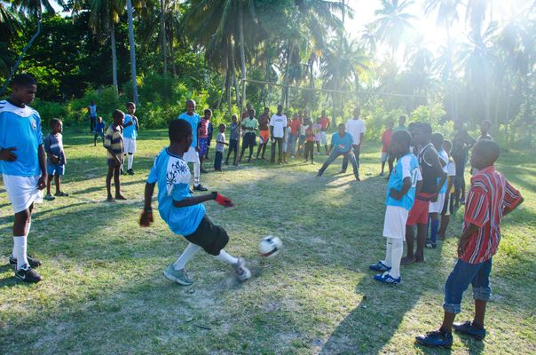 1ile_a_vache_soccer_haiti_9