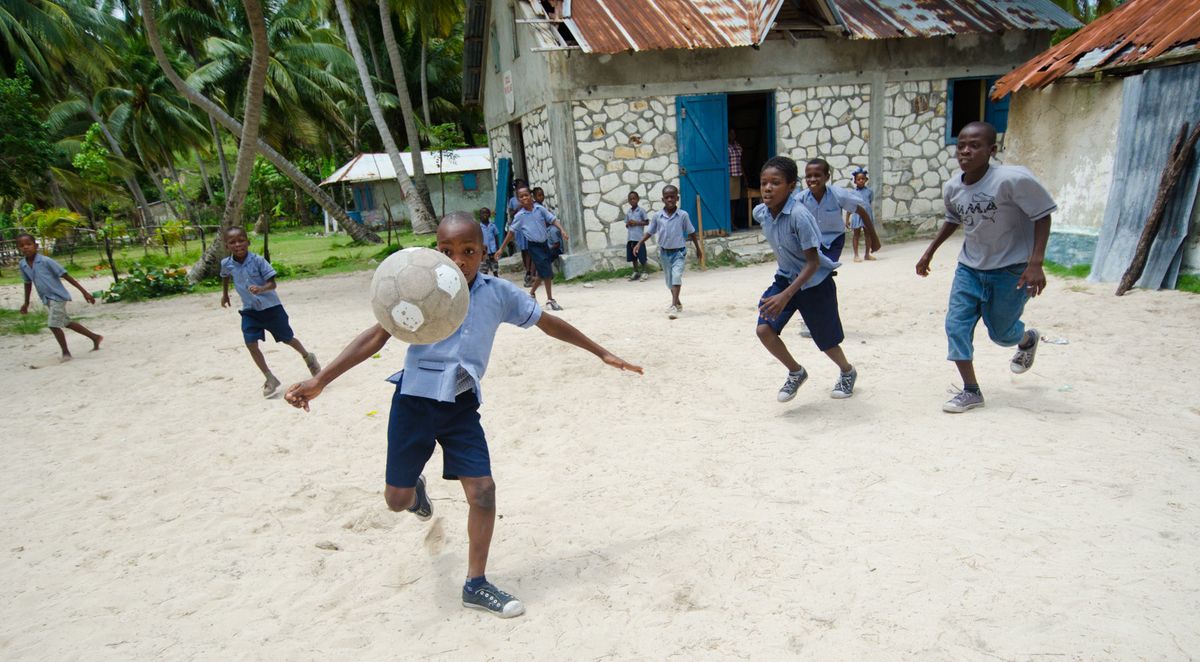 1ile_a_vache_soccer_haiti_7