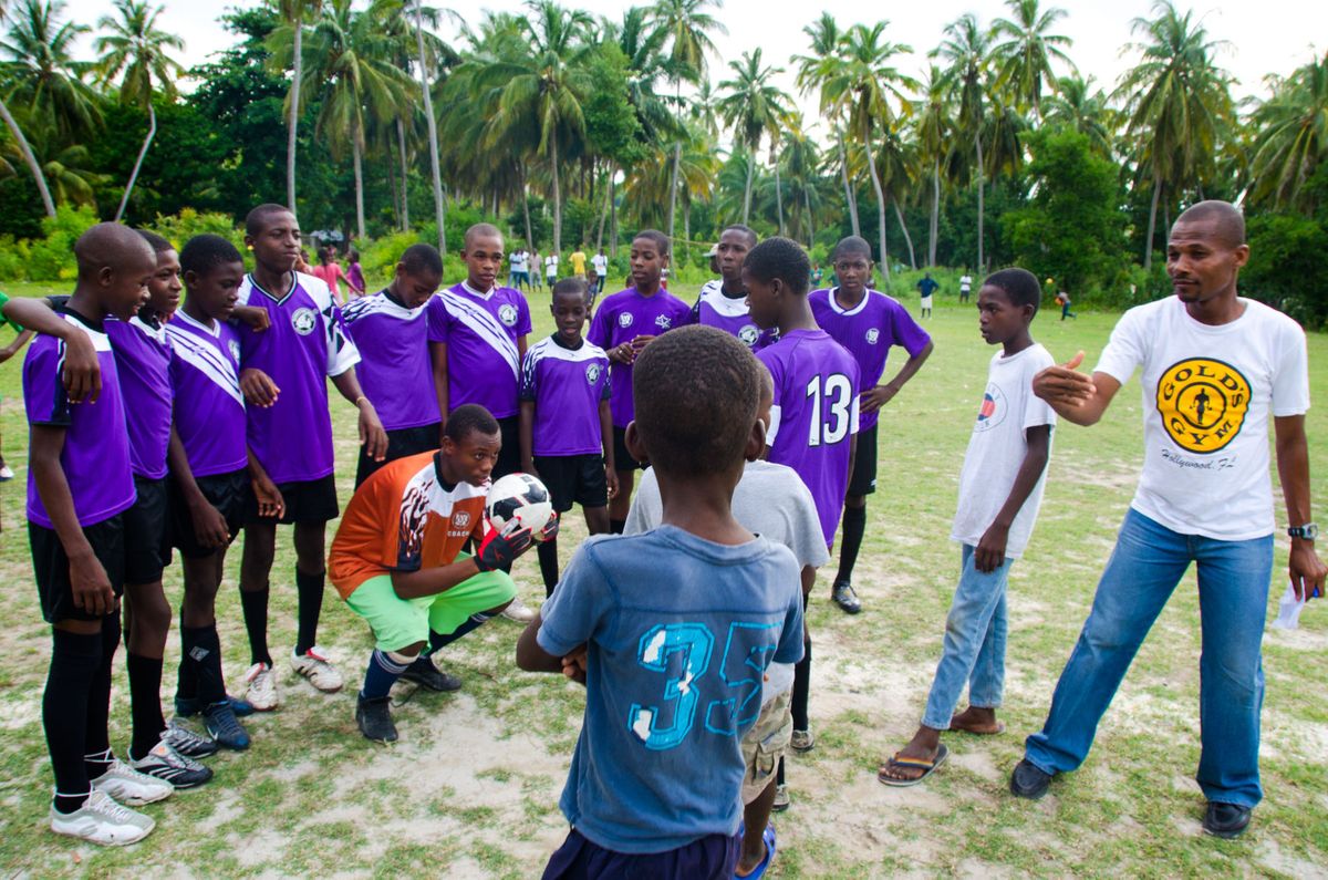 1ile_a_vache_soccer_haiti_3