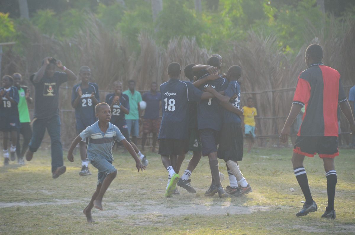 1ile_a_vache_soccer_haiti_19
