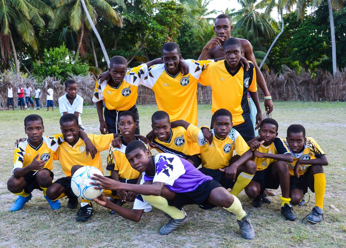 1ile_a_vache_soccer_haiti_20