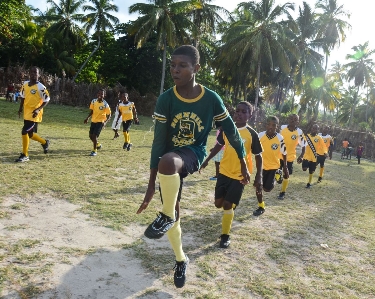 1ile_a_vache_soccer_haiti_28
