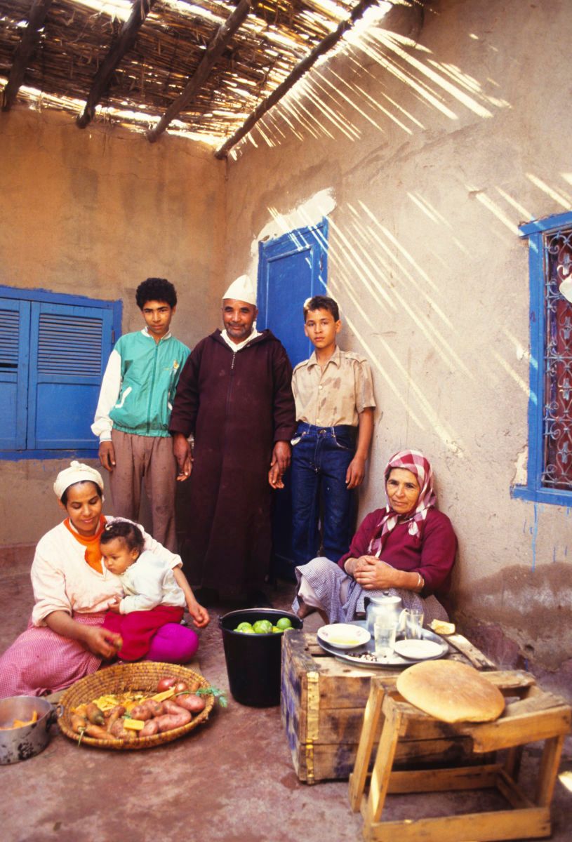 1simon_russell_photography_moroccan_family