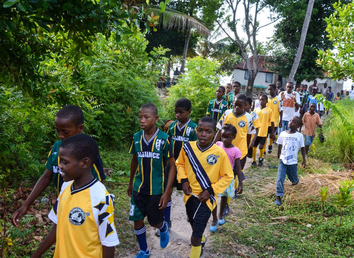 1ile_a_vache_soccer_haiti_27