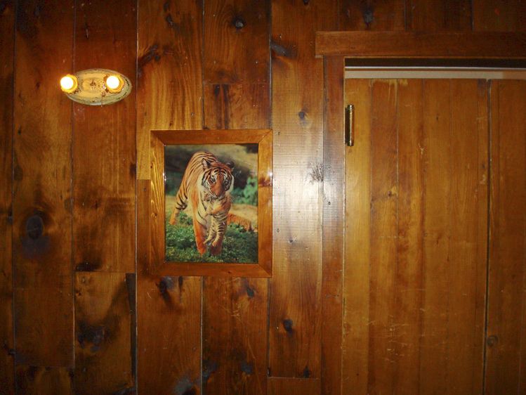 Roberta's Pizza decor