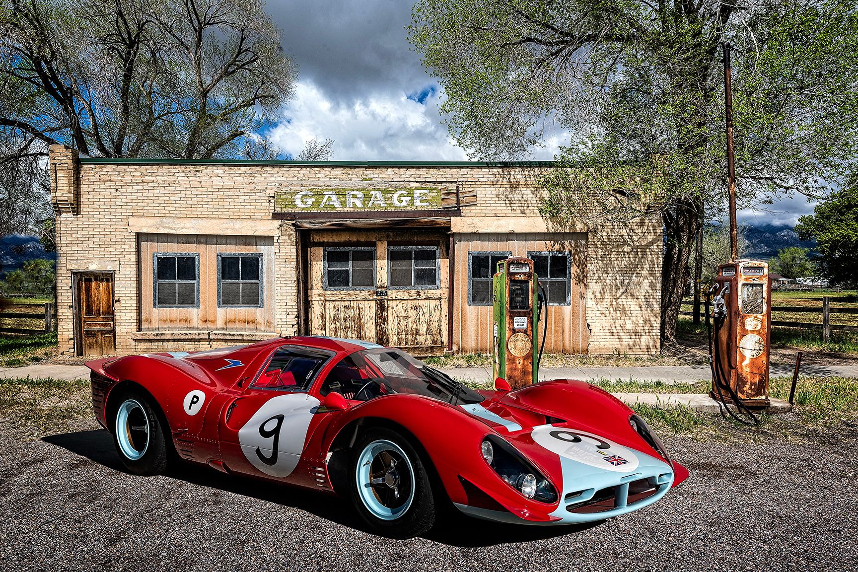 P4 Ferrari198 garage copy.jpg