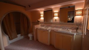 17- Honeymoon Suite (22).jpg