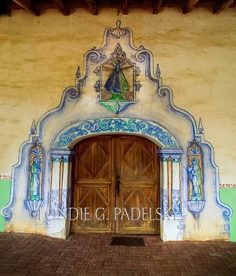 Decorative painted walls, Historic California Mission ©Londie G. Padelsky CCM-0258_LondieGPadelsky