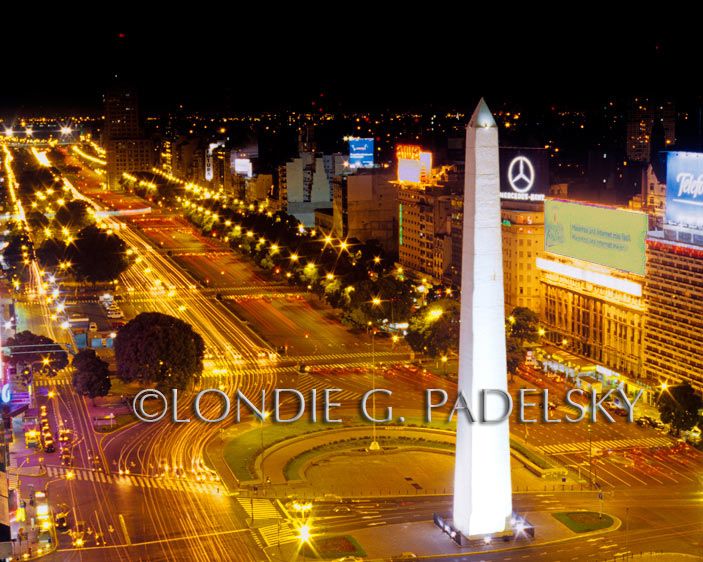 The Obelisk Tower, the widest avenue in the world, Buenos Aires, Argentina, South America          ©Londie G. Padelsky ARG-125_LondieGPadelsky